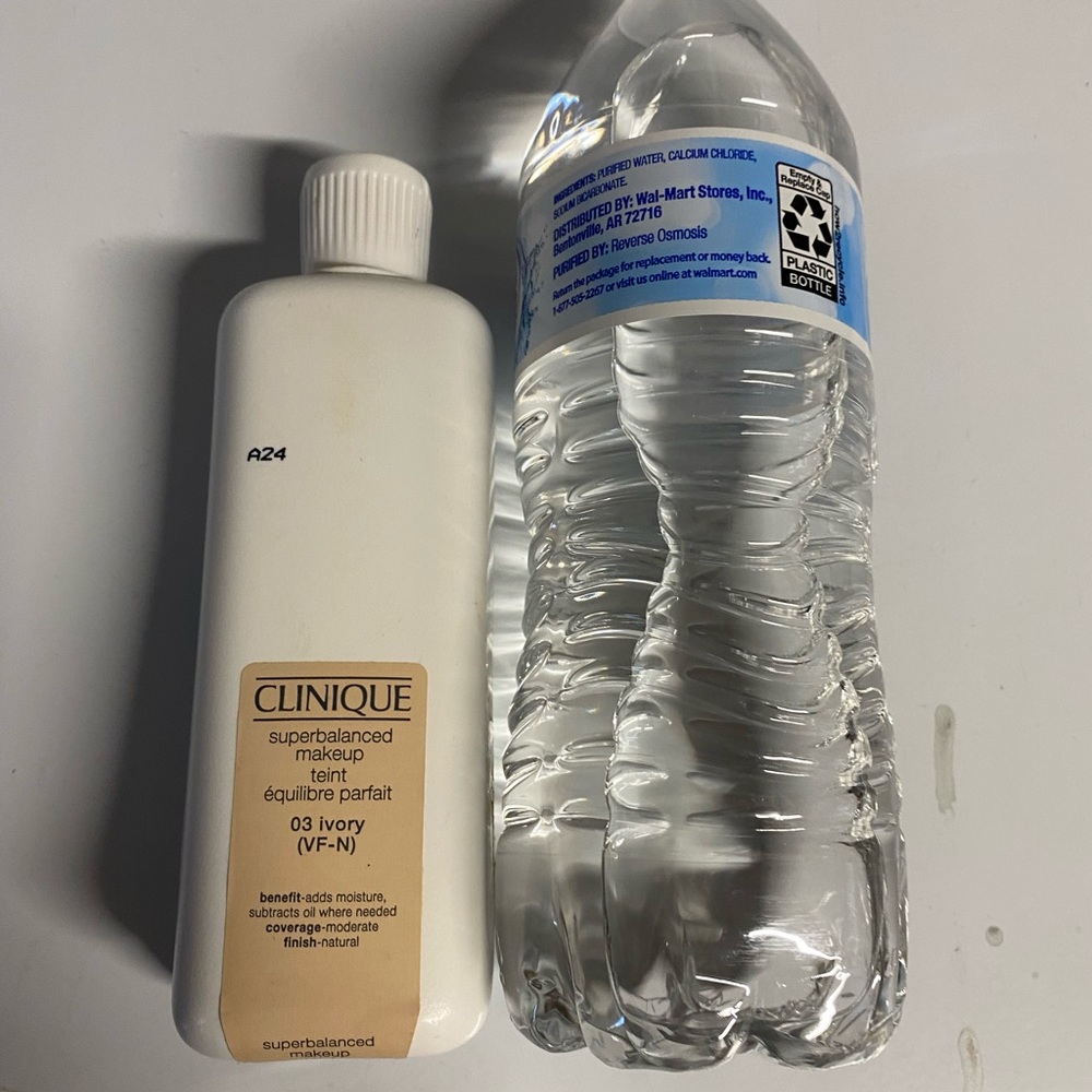 Clinique super balanced makeup in ivory 03